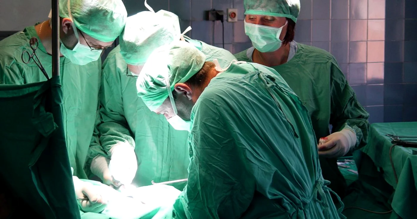 Cei cinci medici au fost aleşi. Cine crezi că sunt aceştia?