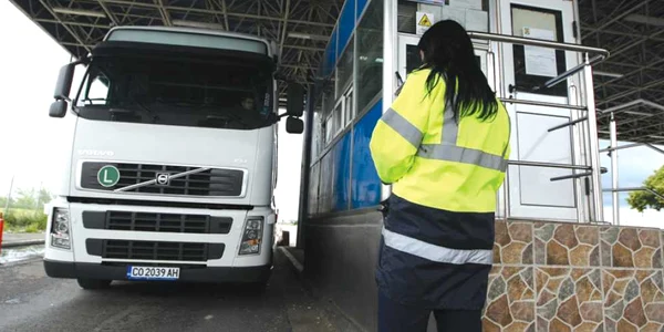 Anul trecut, angajaţii Agenţiei de Control şi Încasări Nădlac au fost reclamaţi pentru că ar fi cerut şpagă