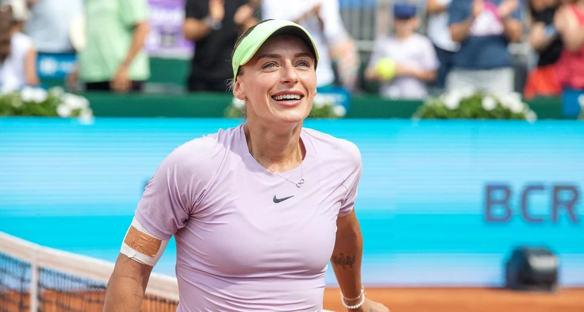 Ana Bogdan are motive să zâmbească. Foto Facebook