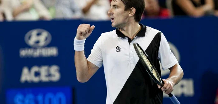 Tommy Robredo jubilează după ce a trecut de Murray