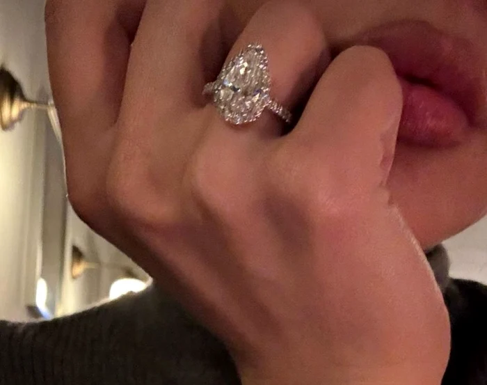 Inelul cu care Cristina Ich a fost cerută în căsătorie / Foto: Instagram