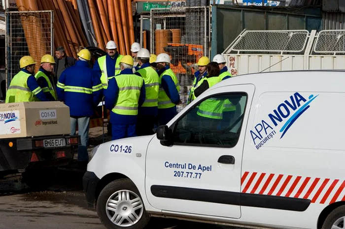 
    Caverna - vedere pe verticală spre carosabilSursă: Apa Nova  