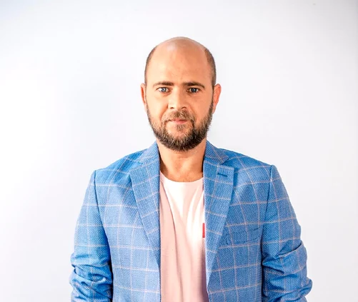 Cosmin Seleşi a obţinut un premiu pentru cel mai bun actor, la Sankt Petersburg, cu două piese de teatru în limba engleză FOTO Antena 1