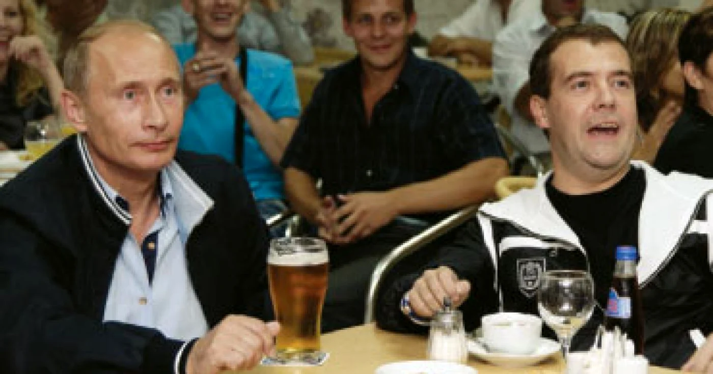 Putin şi Medvedev, un tandem camaraderesc