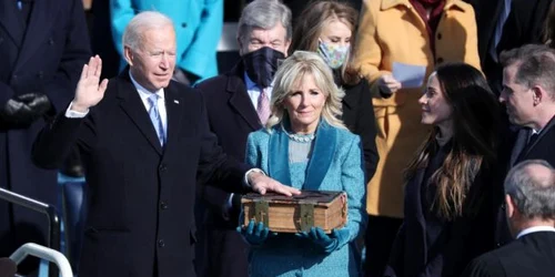 Joe Biden depune juramantul FOTO EPA-EFE