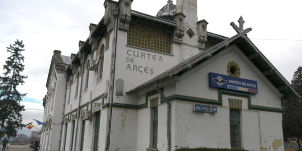 lucrari gara curtea de arges