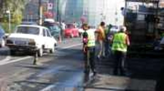 Râmnicu Vâlcea: Se asfaltează străzile din cartierul Nord, „Adevărul la minut”