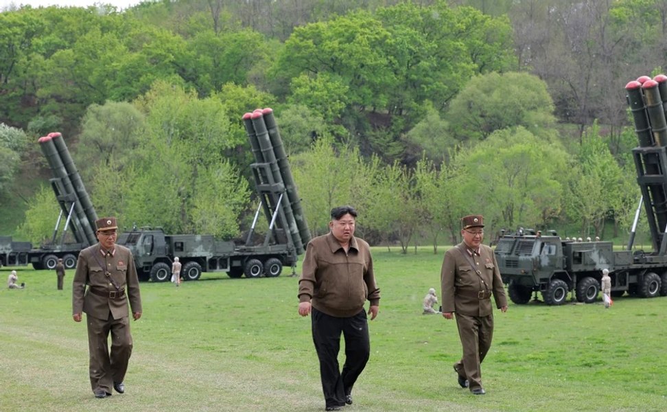  Kim Jong Un a supervizat testul unui sistem lansator multiplu de rachete