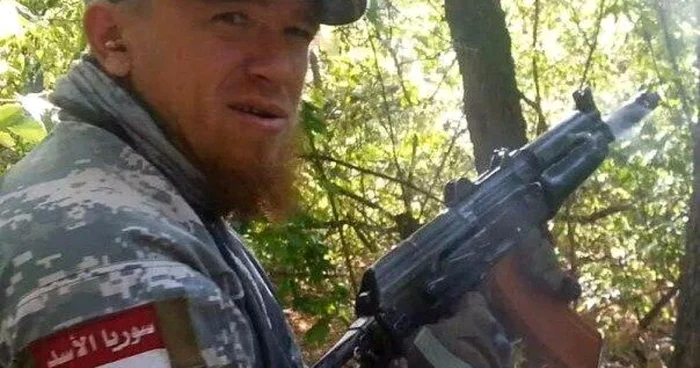 Comandantul batalionului prorus Sparta, Arsen Pavlov, îmbrăcat într-o uniformă cu emblema regimului sirian FOTO Business Insider