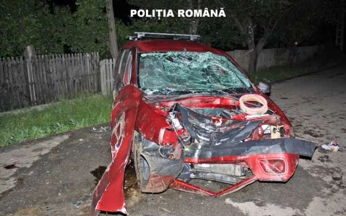Dacie implicată într-un accident, la Mihăeşti, în care au fost răniţi mai mulţi pasageri