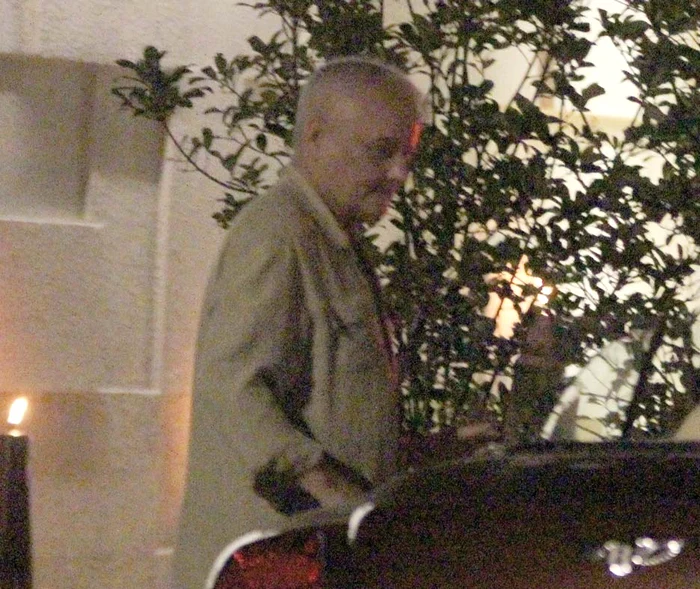 26 iulie -  Afaceristul n-a avut  succes la agăţat şi a băut  singur în clubul Loft