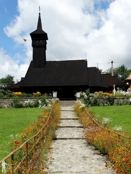 „Bisericuţa călătoare” - „Biserica lui Horea de la Albac” din staţiunea Băile Olăneşti - Vâlcea Foto turistintaramea ro