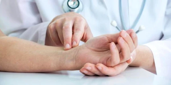 calarasi  cum se masoara corect pulsul foto sfatulmedicului.ro