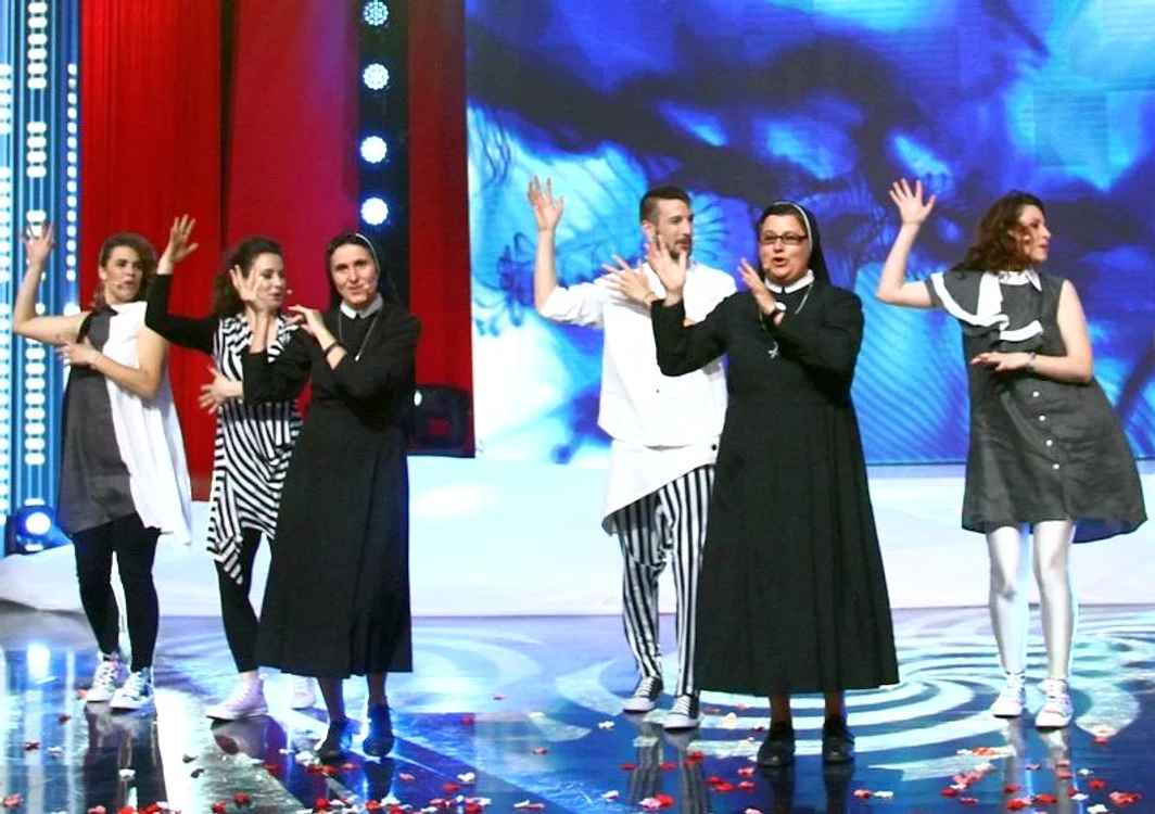 Cele două măicuţe au dansat pe scena de la "Bravo, România"