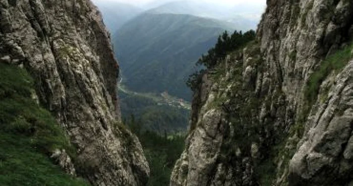 Piatra Craiului este una dintre cele mai spectaculoase zone din Braşov.