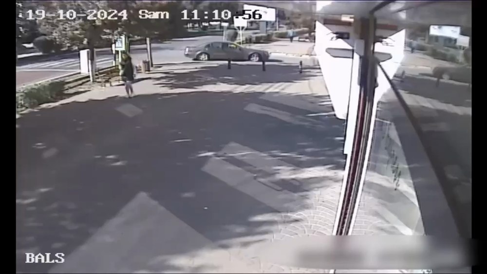 Furt din bancomat. Poliția din Olt solicită sprijin pentru găsirea femeii care și-a însușit o sumă de bani