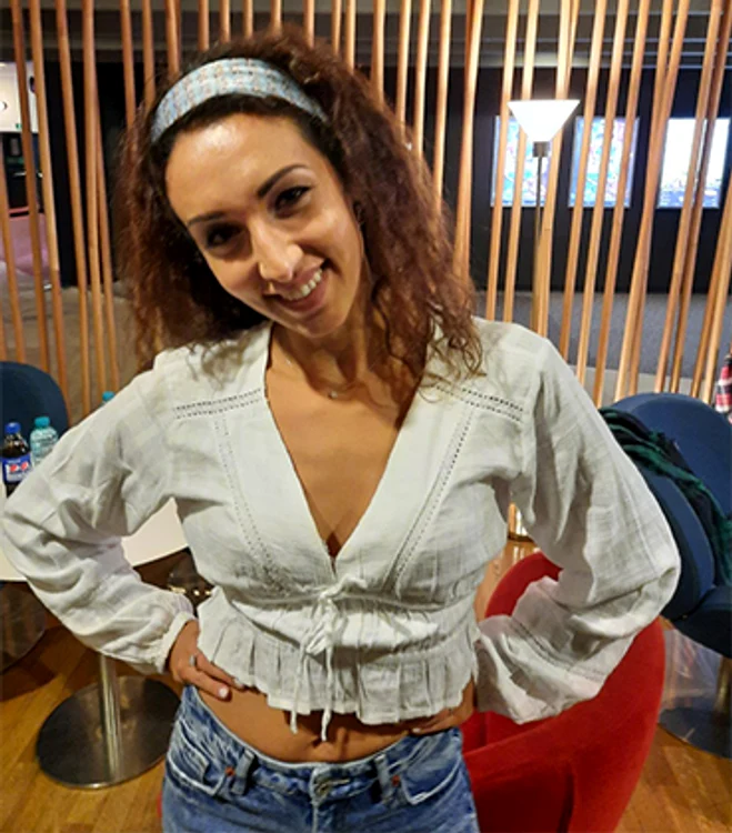 Natalia Duminică, mult mai frumoasă și mai sexy în realitate 