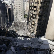 Urmările atacurilor israeliene asupra unor cartiere din Beirut FOTO EPA EFE jpg