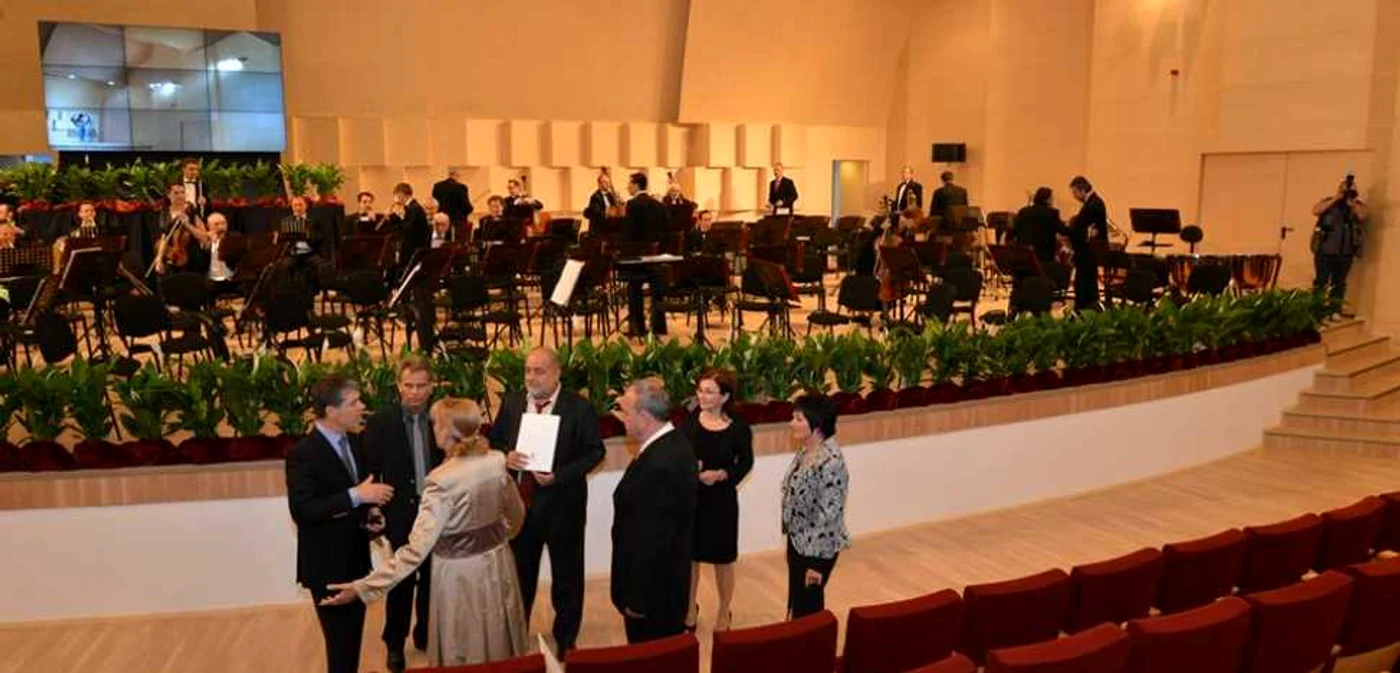 Spectacolele vor avea loc la sala Patria. FOTOAndrei Paul.