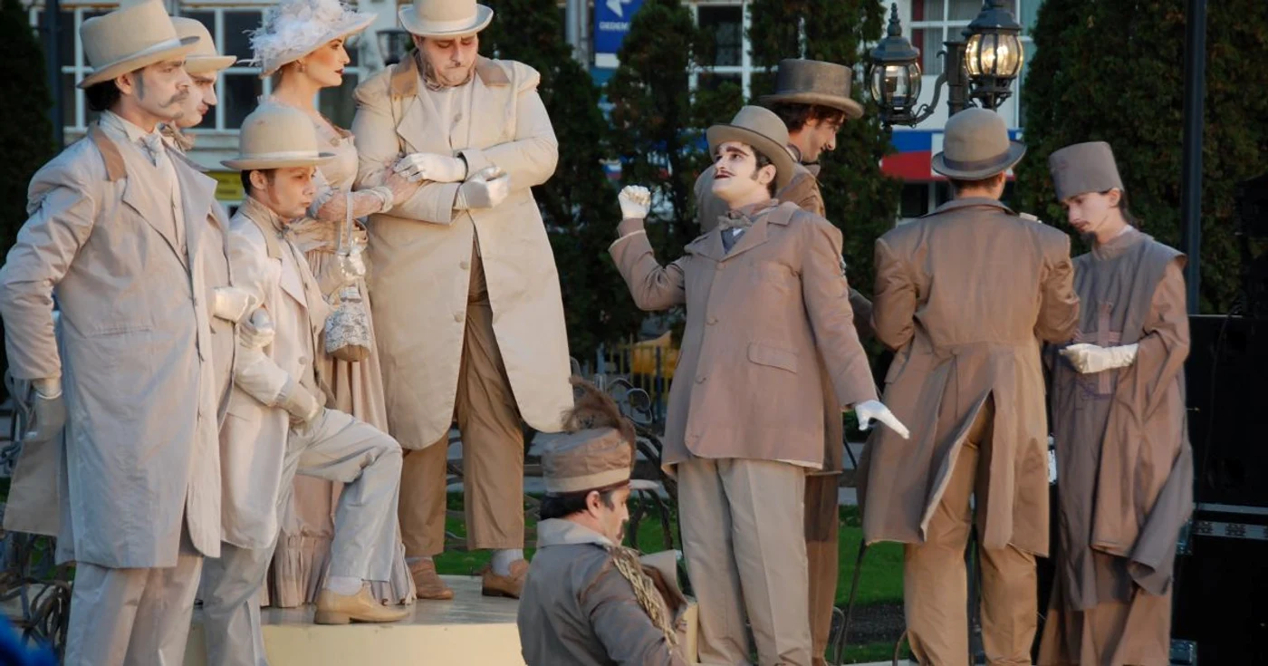 Teatru Masca va avea reprezentaţie duminică, în piaţa civică