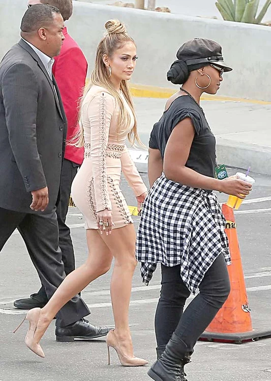 
    Diva a fost surprinsă  într-o ţinută sexy  în Los Angeles  