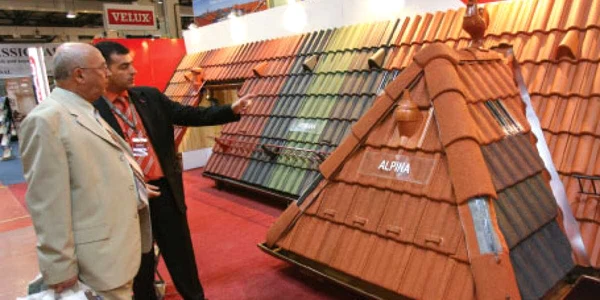 Magazinele cu materiale de construcţii sunt aproape pustii