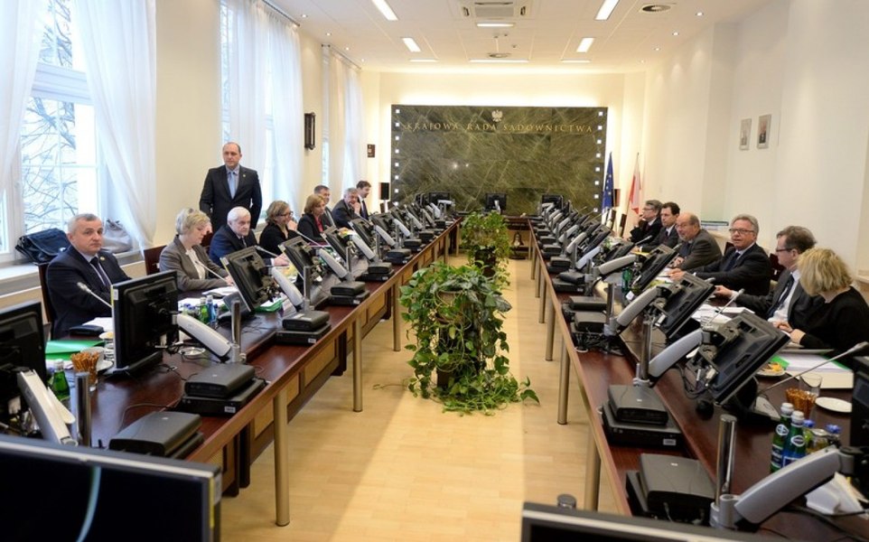 Comisia de la Veneţia recomandă Ucrainei să revadă o serie de dispoziţii din noua lege a minorităţilor naţionale