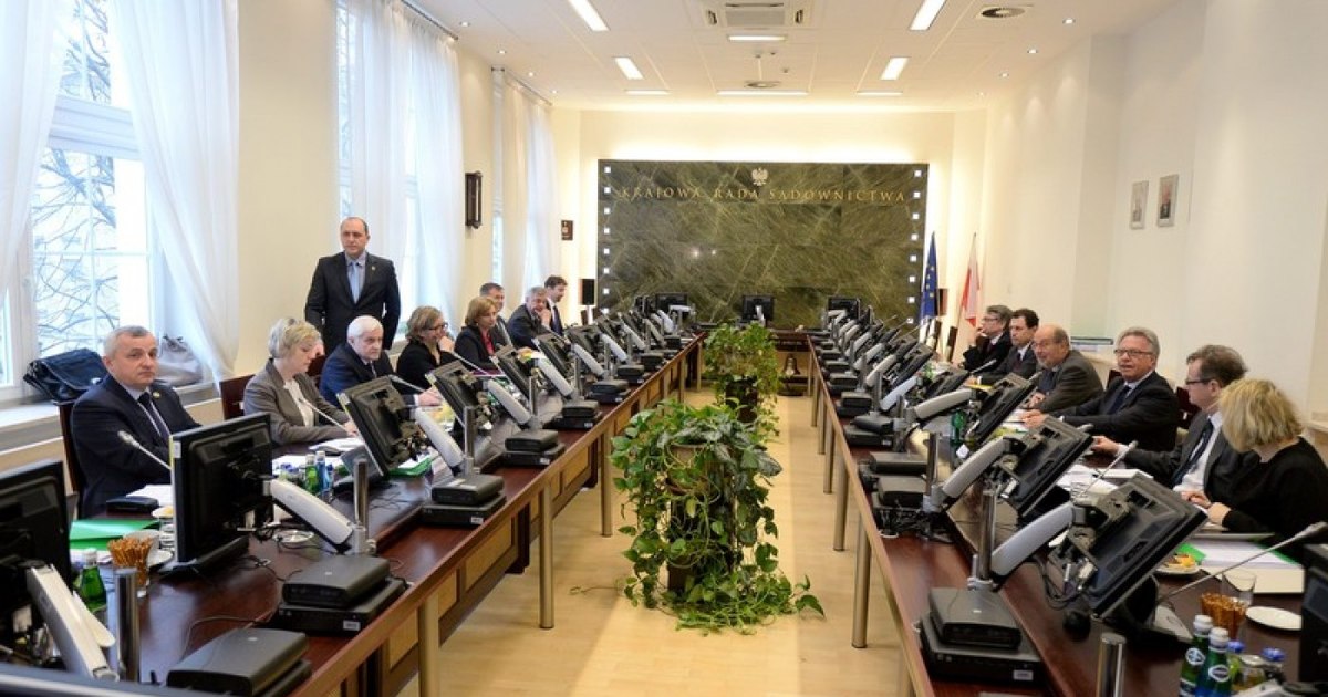 Critica Comisiei de la Veneția asupra comasării alegerilor din România: OUG 21/2024, adoptată fără consens