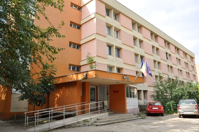 Studenții se pregătesc să-și ia în primire camerele de cămin. Sursa foto: arhivă