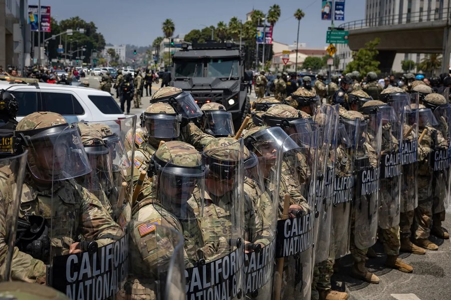 Veteranii militari se opun desfășurării de trupe de către Donald Trump la protestele din Los Angeles. „Abuz de putere executivă”