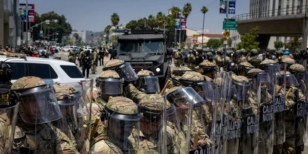 membri ai gărzii naționale din Los Angeles Foto Jason Armond Getty Images) jpg