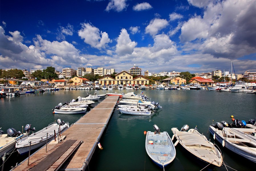 Plajele din nordul Greciei, ocupate de valuri de turiști bulgari. Autoritățile vor taxă de 5 euro pentru acces