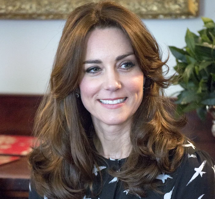 
    Regina Elisabeta (89 de ani) este topită după Prințul George și Prințesa Charlottefoto: Getty  