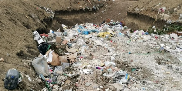 Groapă de gunoi ilegală în Timişoara FOTO Ş.Both