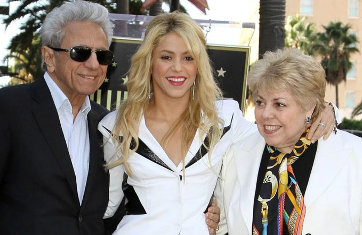 Shakira, alături de părinții ei