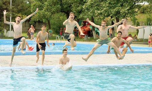 piscina 12546565665 jpeg