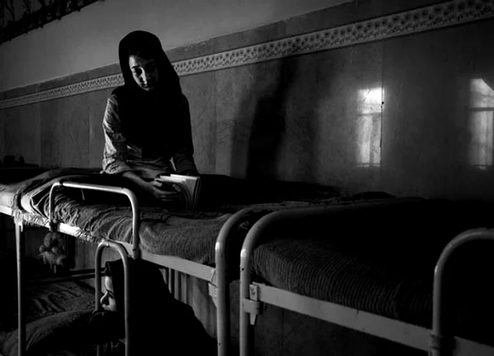 
    Tinerele sunt condamnate încă de la vârste fragede foto: Sadegh Souri  