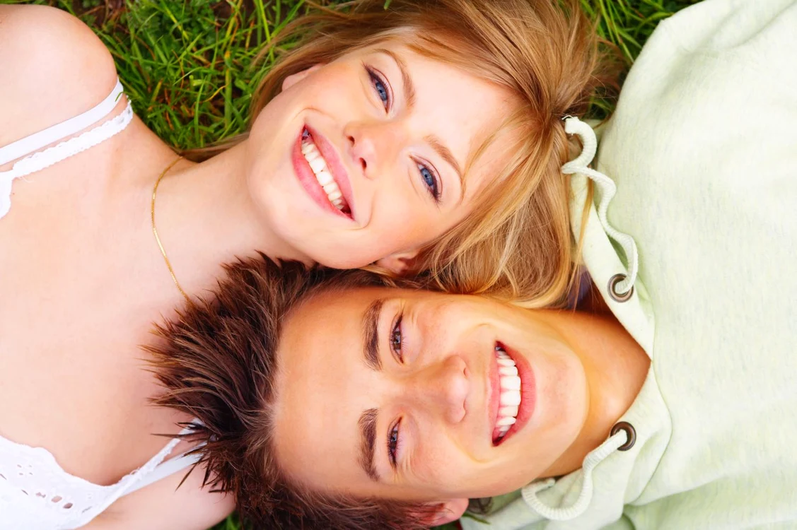 Tinerii de astăzi vorbesc mai mult şi altfel despre sex, dar doar atât FOTO Shutterstock