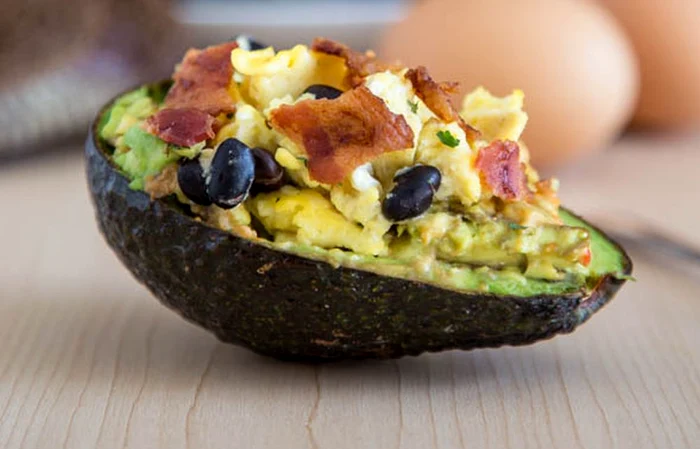 avocado cu humus jpeg
