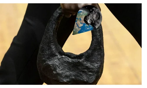 Geanta Meteorit AFP PIXABAY COLAJ jpg