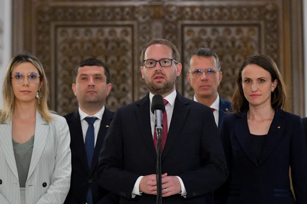 Două mari tabere în USR pentru Congres. Fritz s-a aliat cu Diana Buzoianu, iar Moșteanu cu Miruță