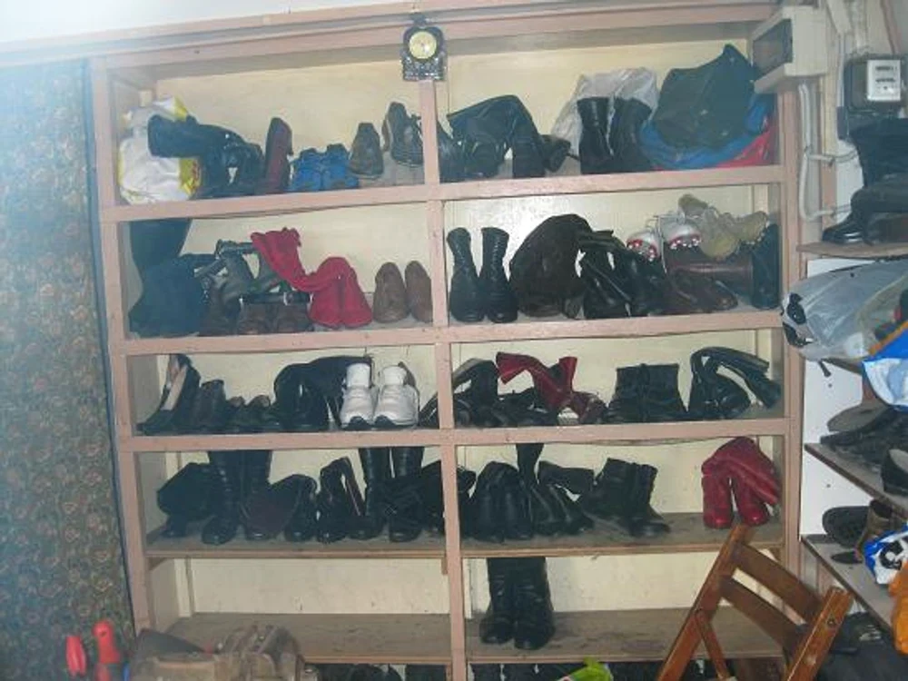 Atelierele de reparaţii încălţăminte sunt pline de comenzi