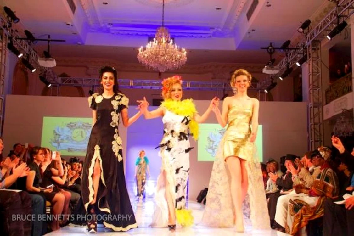 Alexandra Popescu-York, pe un important podium de moda