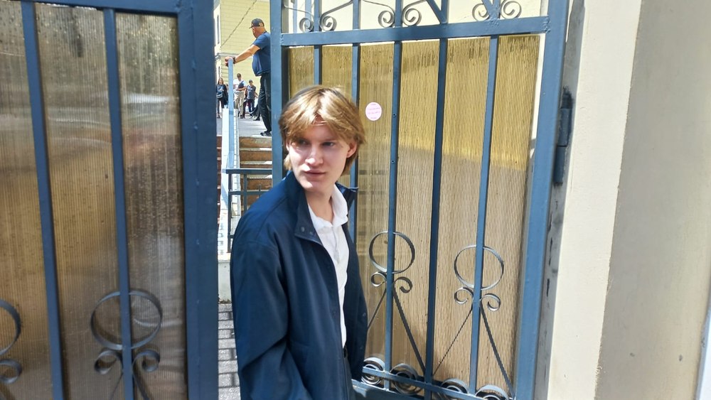 Fraudă la BAC dată de gol de RO-Alert. Unui candidat i-a sunat telefonul ascuns cu care intrase la examen 