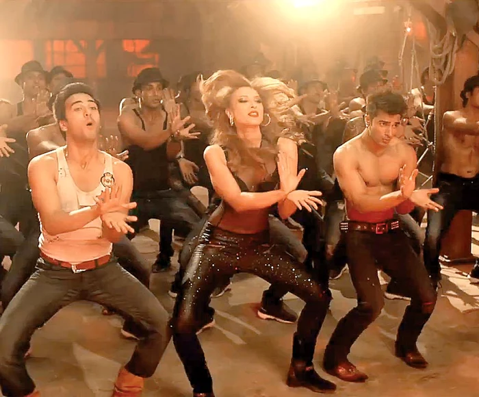 Iulia a dansat și a cântat la Bollywood