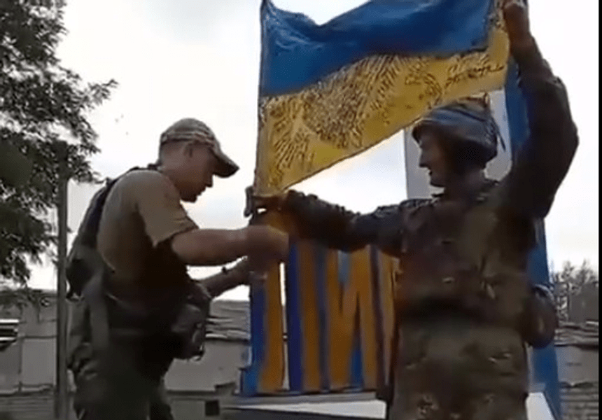Reportaj CNN din orașul ucrainean Lîman: „Rușii s-au urcat pe tancuri şi au plecat” VIDEO