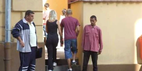 Satu Mare: Sătmărenii cad pe capete la obţinerea permisului de conducere-Revista presei locale