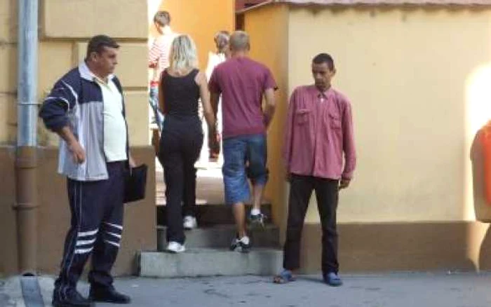 Satu Mare: Sătmărenii cad pe capete la obţinerea permisului de conducere-Revista presei locale
