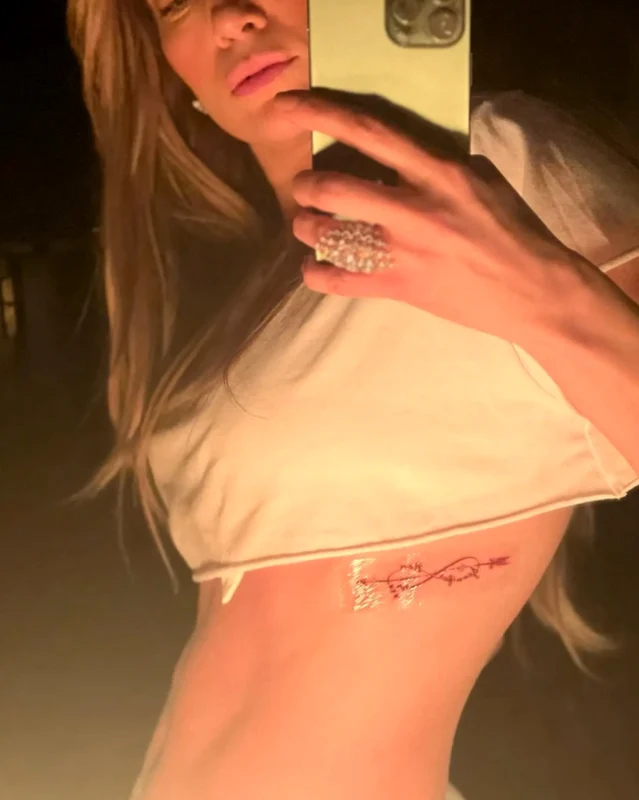 Tatuajul lui Jennifer Lopez