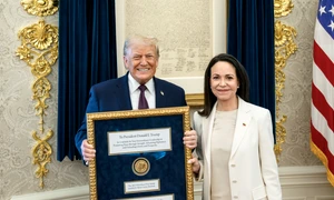 María Corina Machado i a inmanat lui Donald Trump medalia Premiului Nobel pentru Pace foto Casa Albă png